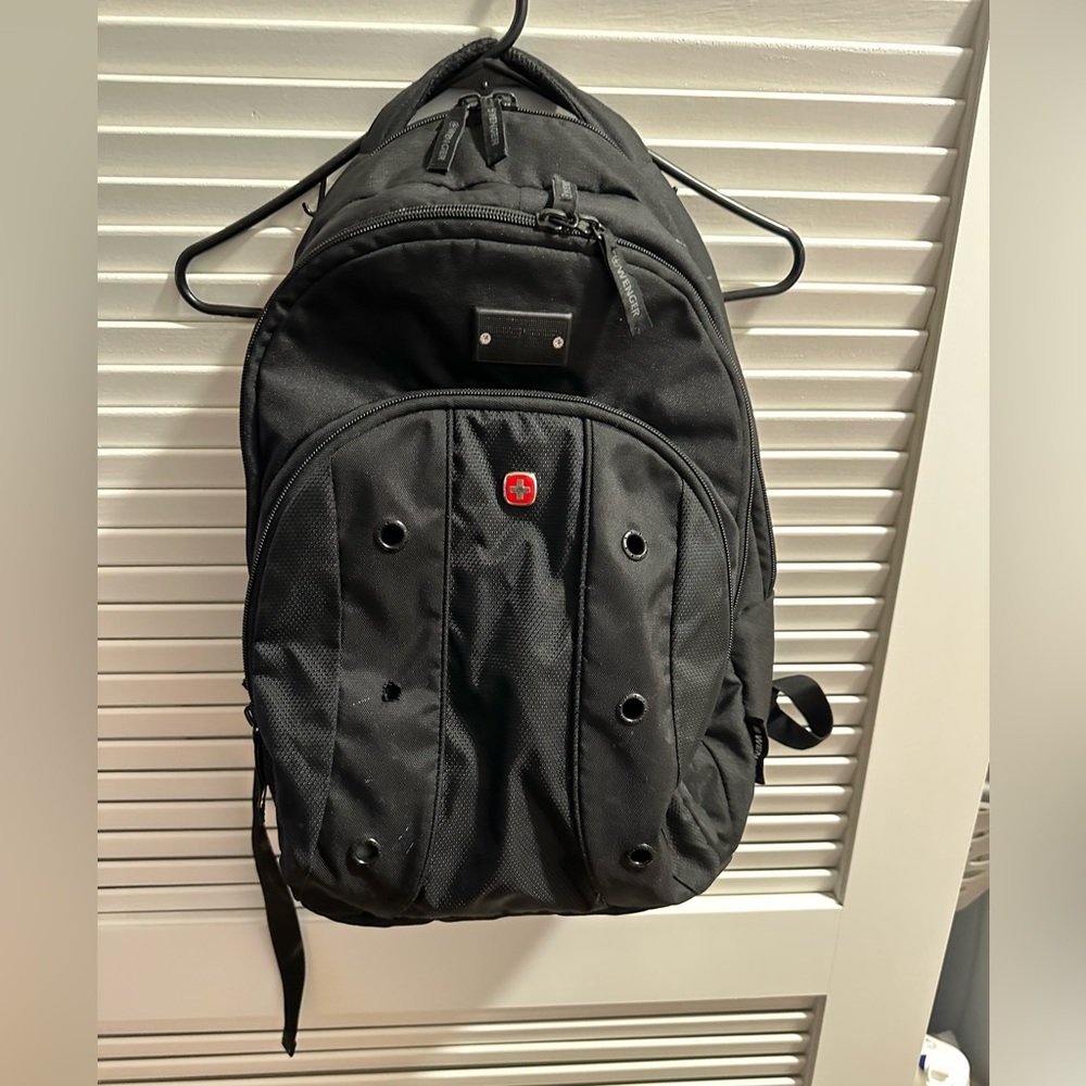 Swissgear wegner upload 16 backpack -used